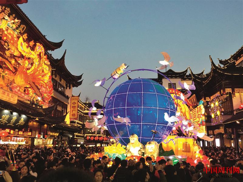 攝圖網(wǎng)_501128549_新年城隍廟燈會（企業(yè)商用）.jpg